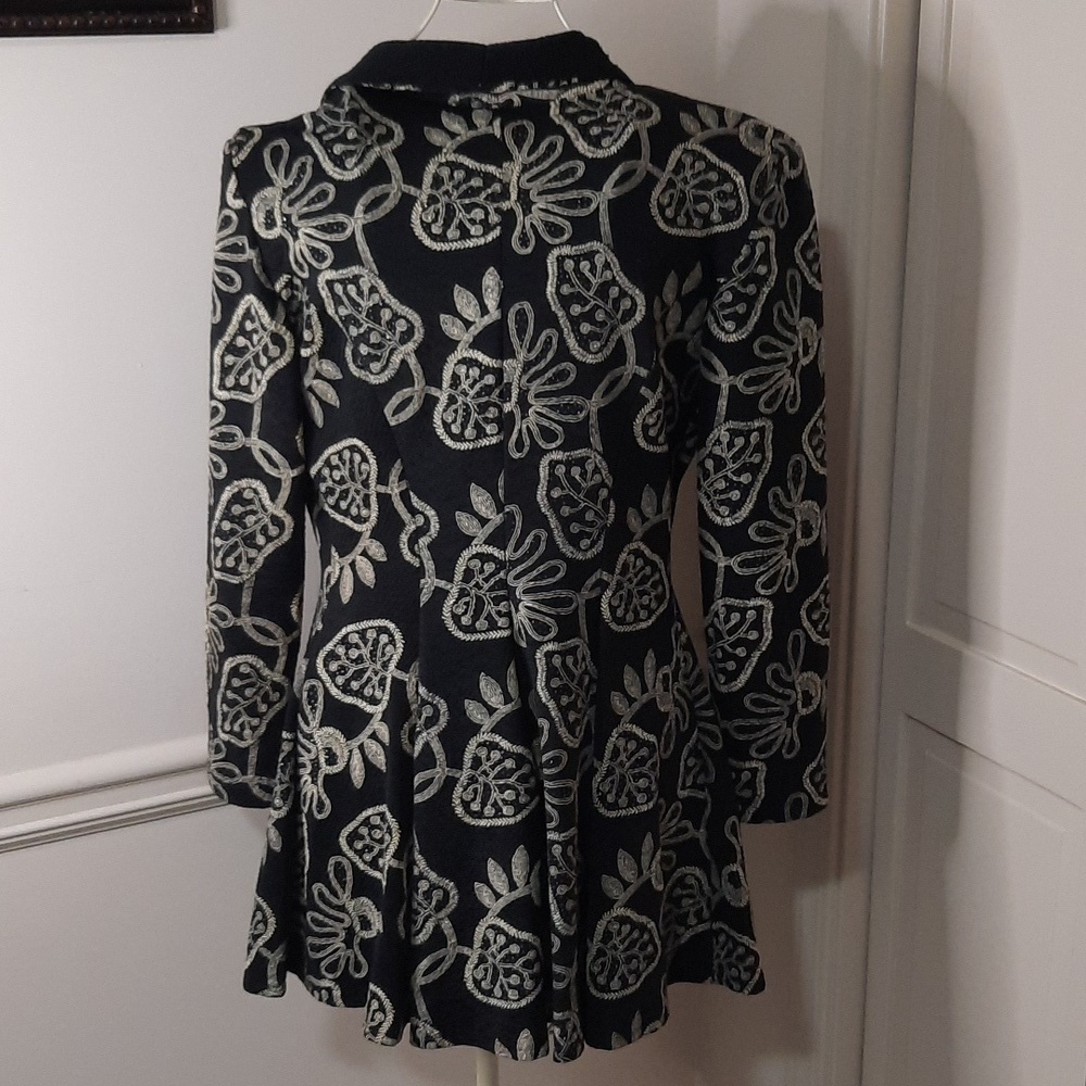 Wrapper Jacket - Picture 2 of 9